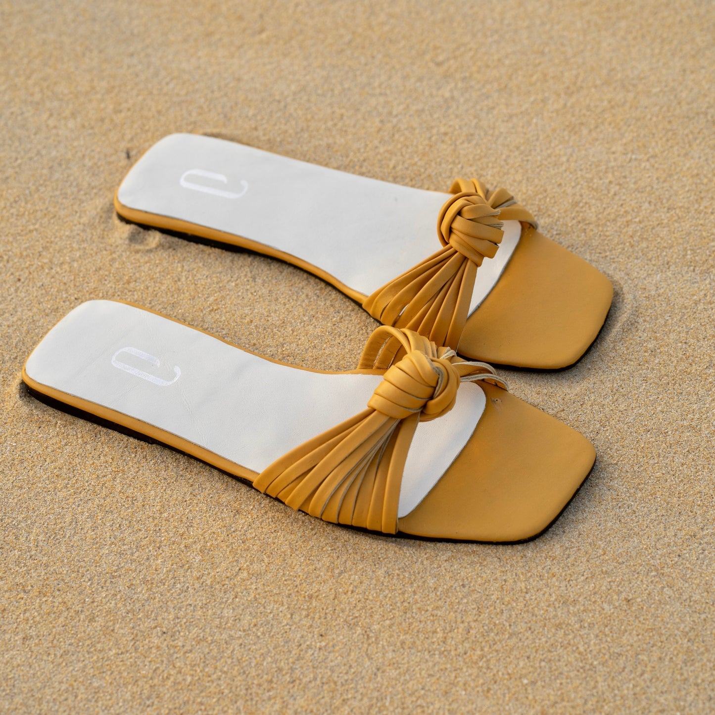 Nåd x Asalt Tan Knot Flat Sandals